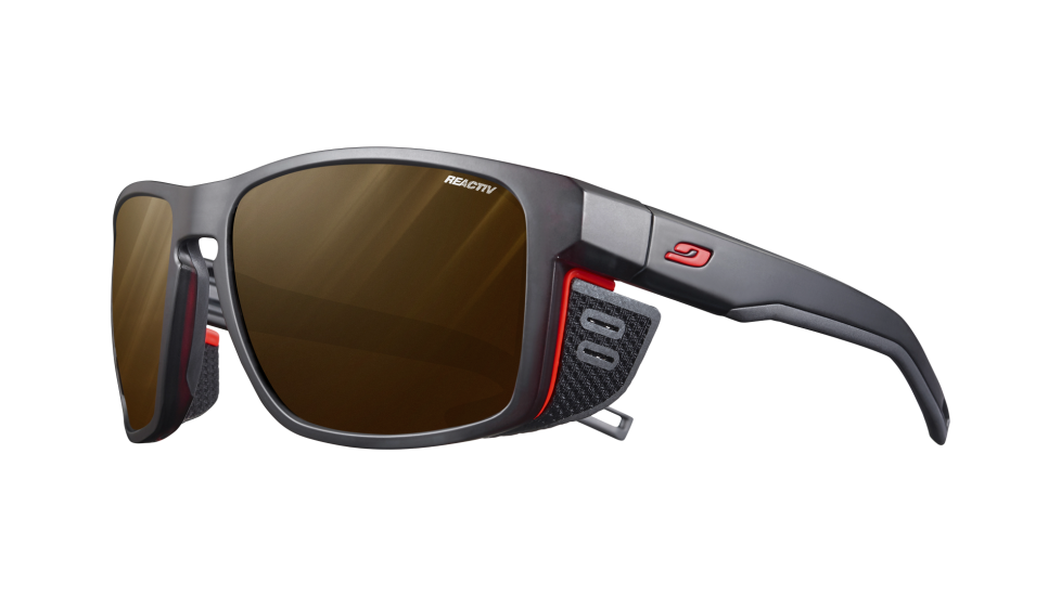 Julbo Shield M Black / Orange sunglasses with reactiv 2-4 polarized lenses (quarter view)